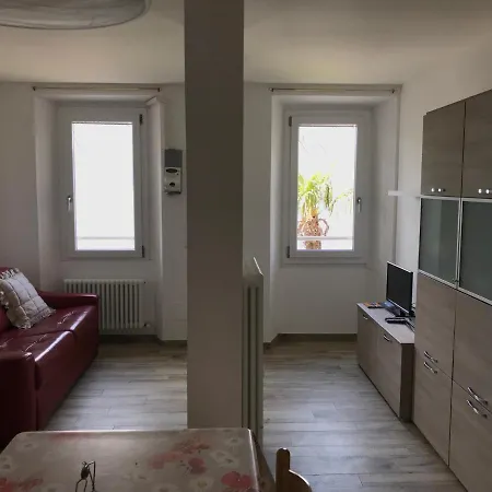 Casa Nonna Gio Lägenhet Dervio